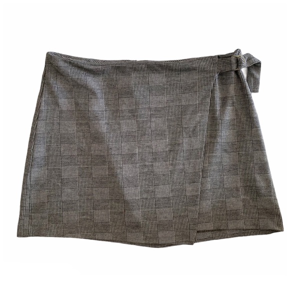 Mossimo Supply Co. Dresses & Skirts - Mossimo Plaid Mini Skirt - 12